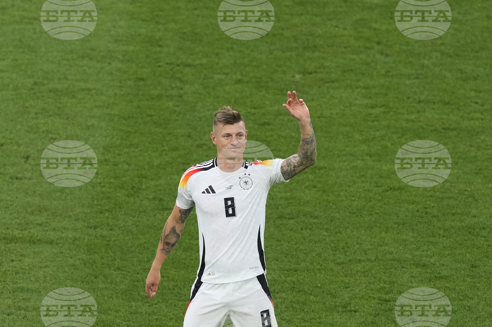 Тони Кроос беше награден с Федералния кръст за заслуги на Германия